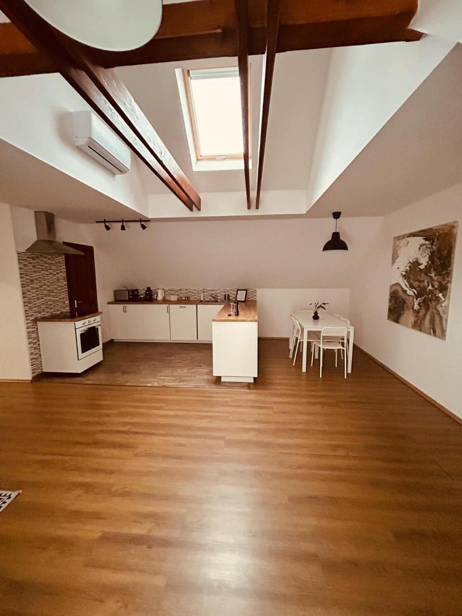 Pataky Apartmanok Veszprém Esterno foto