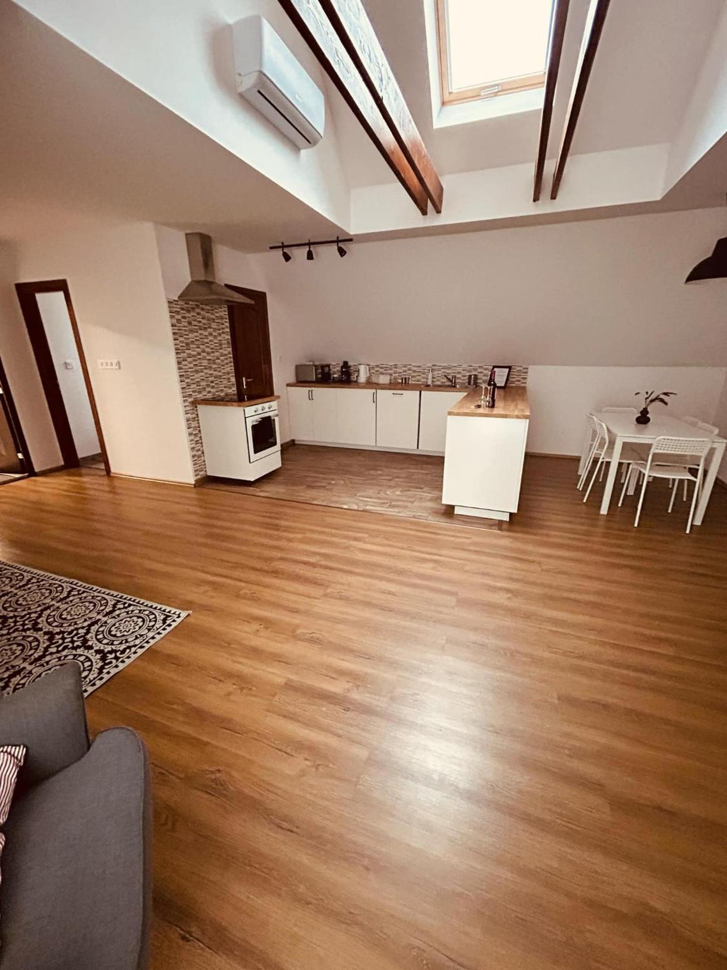 Pataky Apartmanok Veszprém Esterno foto